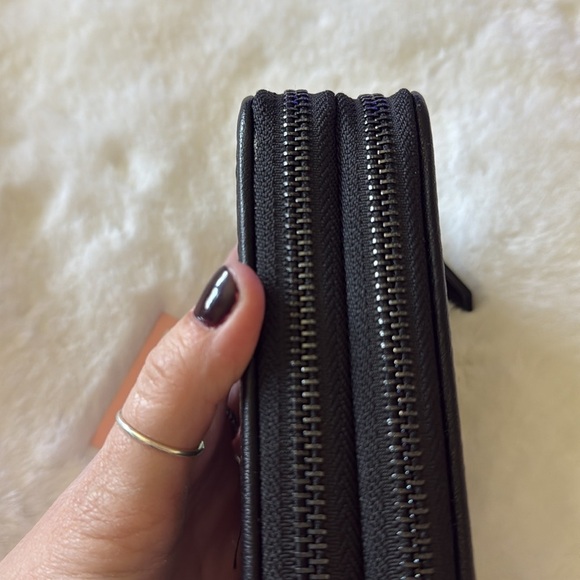 Juicy Couture Liquorice String Of Pearls Double Medium Zip Around Wallet NWT - Picture 8 of 9